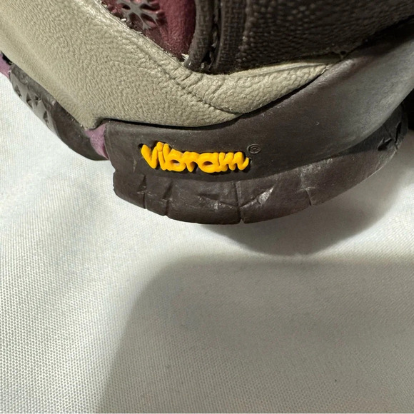 Merrell Winterlude 6  Hiking Boots Brown/Raspberry Vibram Size 6 - Picture 10 of 15
